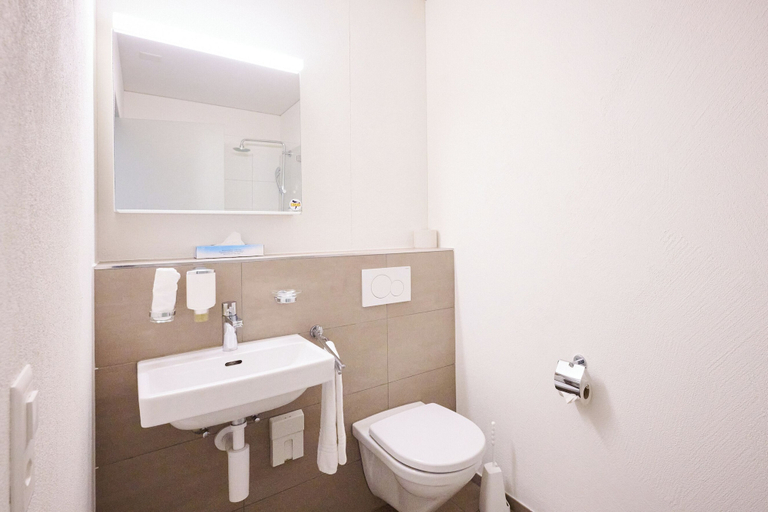 Bathroom 3, Smart Hotel Kreisel -- Self Check-in, March