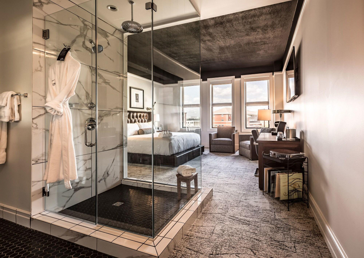 Bathroom 4, Hotel Goodwin, Rock