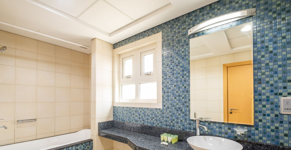 Bathroom 3, LUX The Shoreline Palm Island Suite 2, Dubai