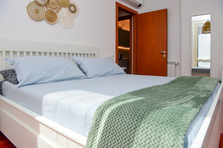 Bedroom 3, Infinity Apartment by Wonderful Italy, Como