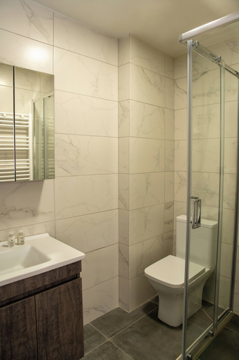 Bathroom 5, Nuvia UrbanStay Piraeus Apartments, Attica