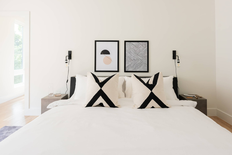 Room 3, NEW 24 Guests 2 Rooftop Decks Near Downtown, Davidson