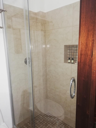 Bathroom 2, La Maja Suites, Centro
