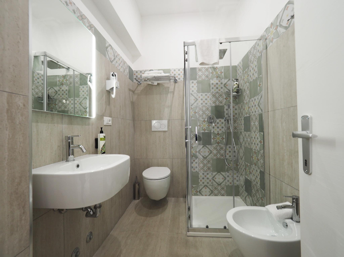 Bathroom 4, Hotel Osimar, Rome