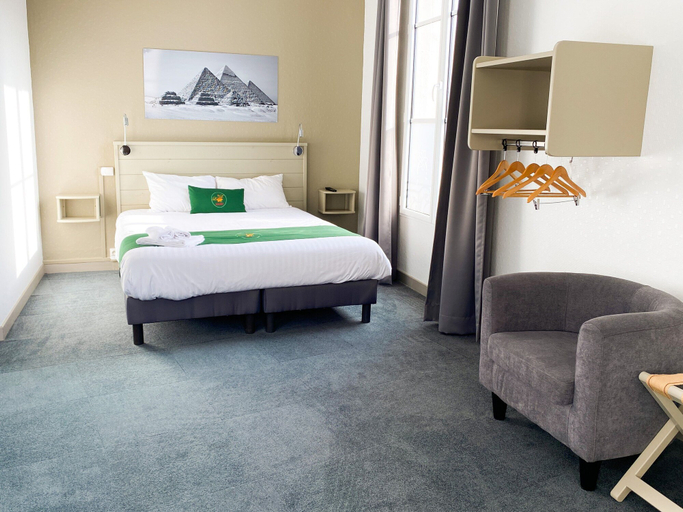Bedroom 2, Colette Hotel, Deux-Sèvres