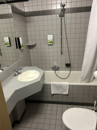 Bathroom 4, Hotel Olivier, Luxembourg