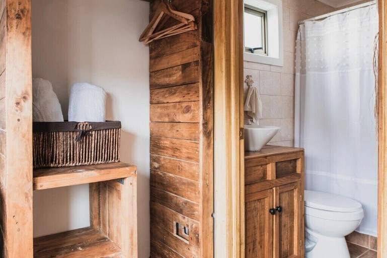 Bathroom 3, Hostal Lago Cóndor, Última Esperanza