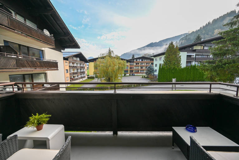 Room 2, Domizil Alpine Retreat 11 With Balcony, Zell am See