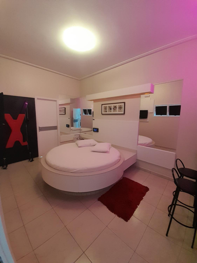 Bathroom 5, top motel, Morro da Fumaça