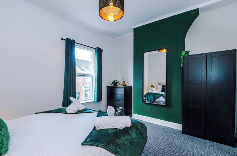 Bedroom 4, 44 Rockhouse, Sefton