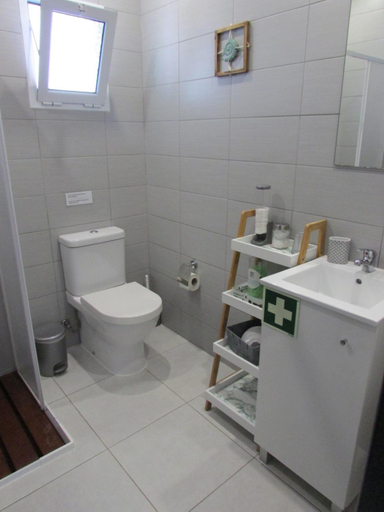 Bathroom 3, Cantinho do Ilheu, Ponta Delgada