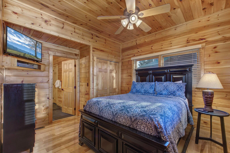 Bedroom 3, As Good As It Gets, Sevier