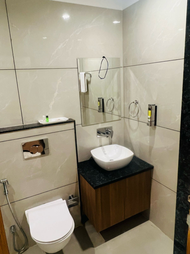 Bathroom 2, Hotel Sandal Woods, Varanasi