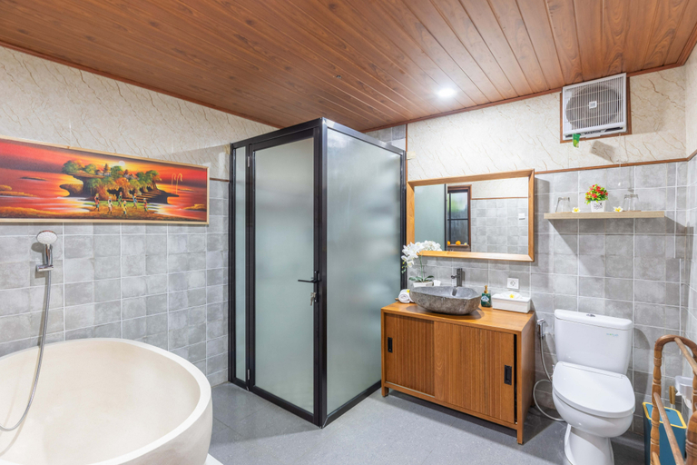 Bathroom 5, Ubud Suarga Private Pool Villa, Gianyar