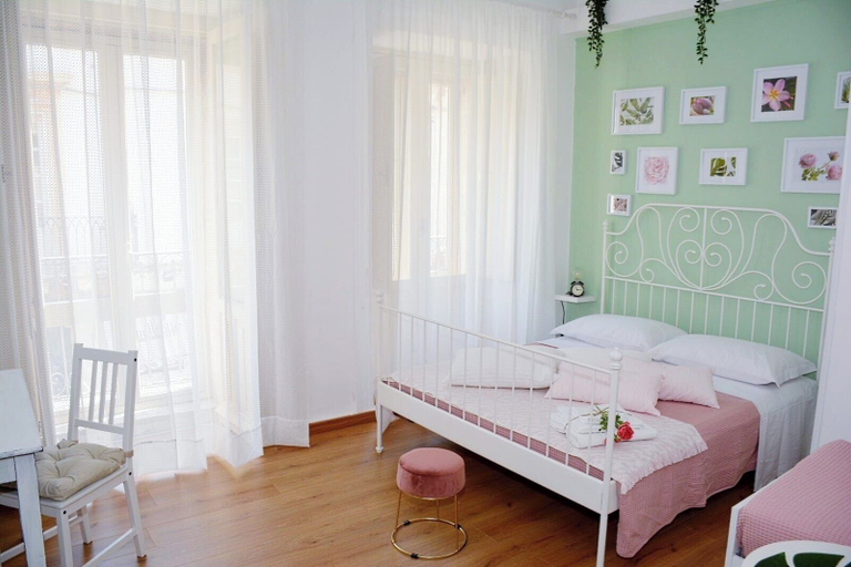 Bedroom 5, Lúrooms, Syracuse
