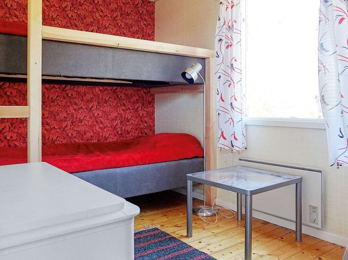 Bedroom 3, 7 Person Holiday Home in Hakenaset, Tjörn