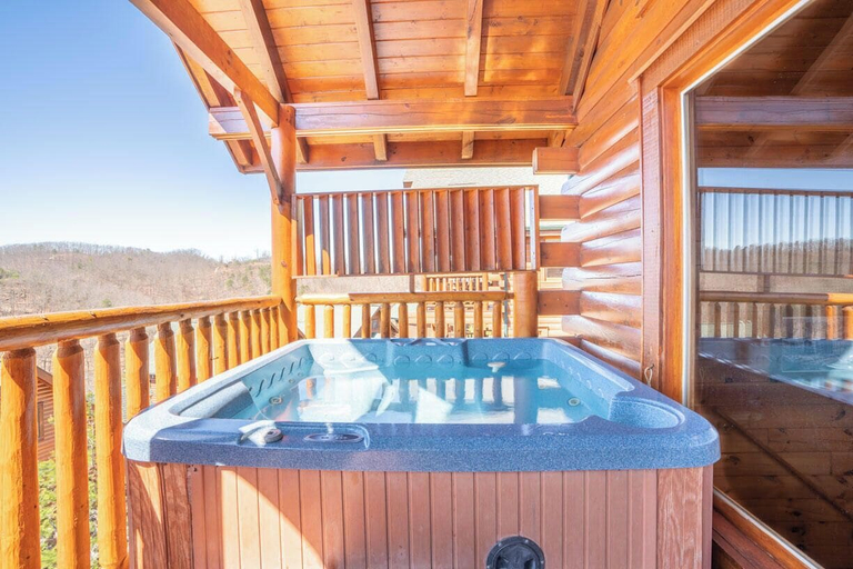 Outdoor spa tub 3, Top of the World, Sevier