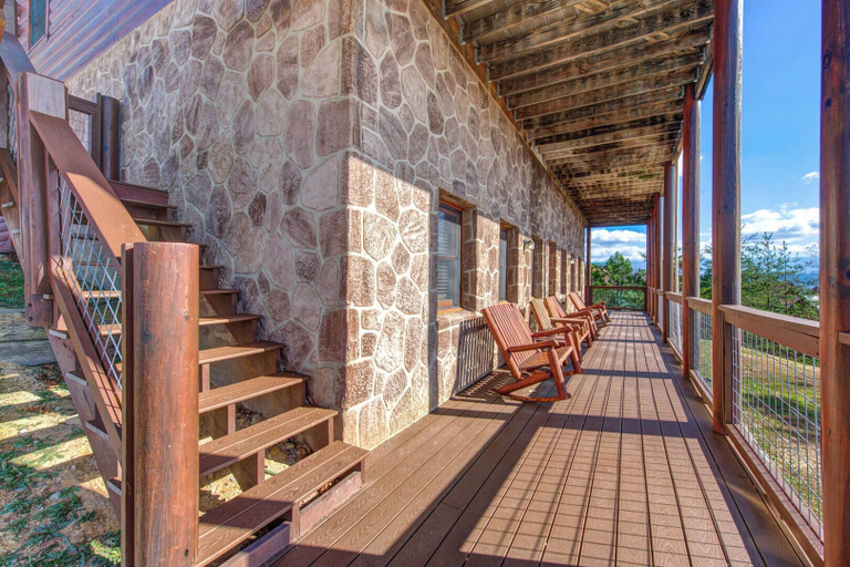 Others 5, Heavenly Hideaway, Sevier