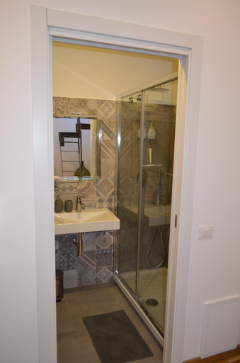 Bathroom 2, Panoramic Suite***** in the heArt of Catania, Catania