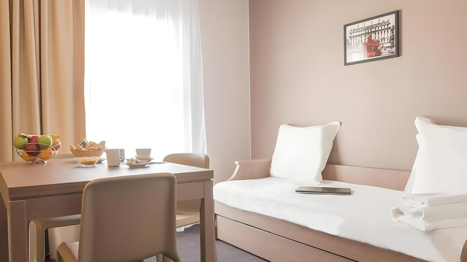 Bedroom 3, Appart'City Confort Lyon Part-Dieu, Rhône