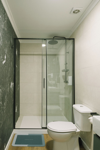 Bathroom 5, U-nit Central Park, Valencia