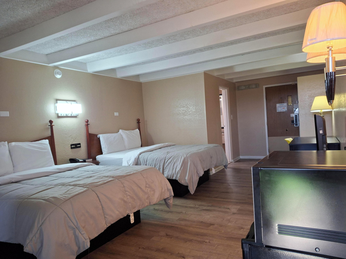 Bedroom 3, Hotel Weston RFD, Winnebago