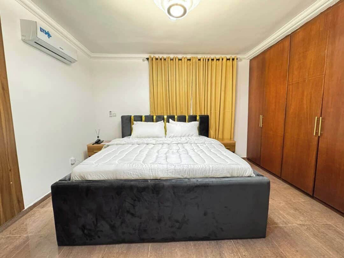 Room 2, FRYBURG HOTEL AND SUITES, Eti-Osa