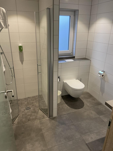 Bathroom 3, Hotel Herbers, Aurich