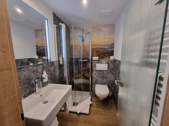 Bathroom 4, Wald Hotel Willingen, Waldeck-Frankenberg