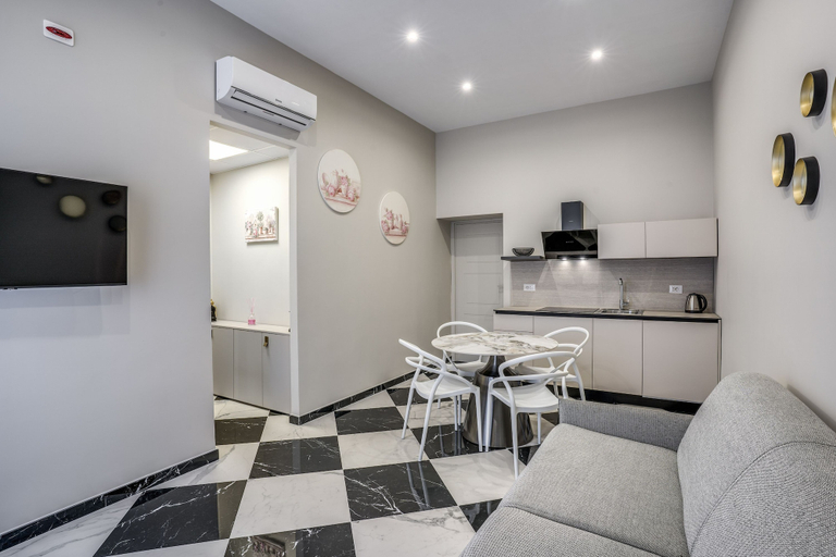 Room 4, Golden Rose in Naples, Napoli