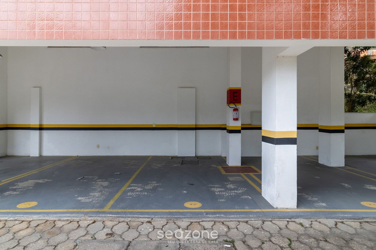 Property grounds 2, Comfortable Apartment With Barbecue Sje0103, Florianopolis