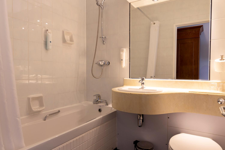 Bathroom 3, Roebuck by Greene King Inns, East Sussex