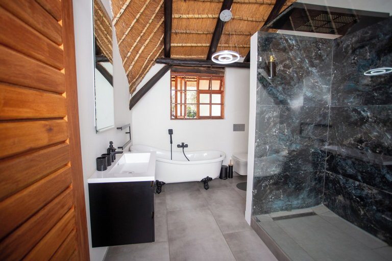 Bathroom 4, Golden Casa, Waterberg