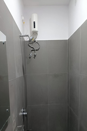Bathroom 3, Hotel Saffron Groves, Ranga Reddy