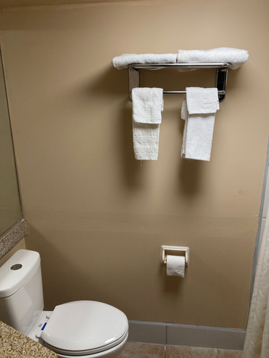 Bathroom 4, Hotel Weston RFD, Winnebago