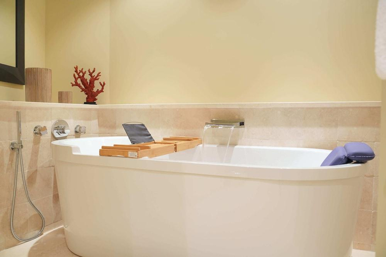 Bathroom 5, Les Regalia Hotel & SPA, Corse-du-Sud