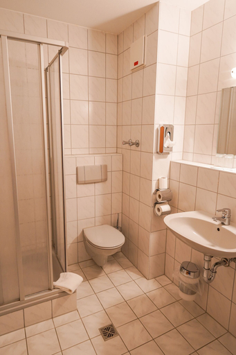Bathroom 5, Hotel Sonnenhof - Tante ALMA’s Sommerfrische, Passau