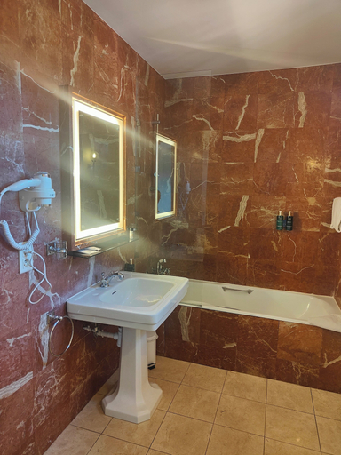 Bathroom 5, Hotel Chantaco Golf & Wellness, Pyrénées-Atlantiques