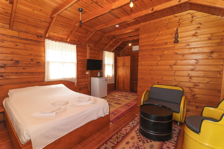 Bedroom 3, Demre Sahildeki Ev Bungalov, Kale