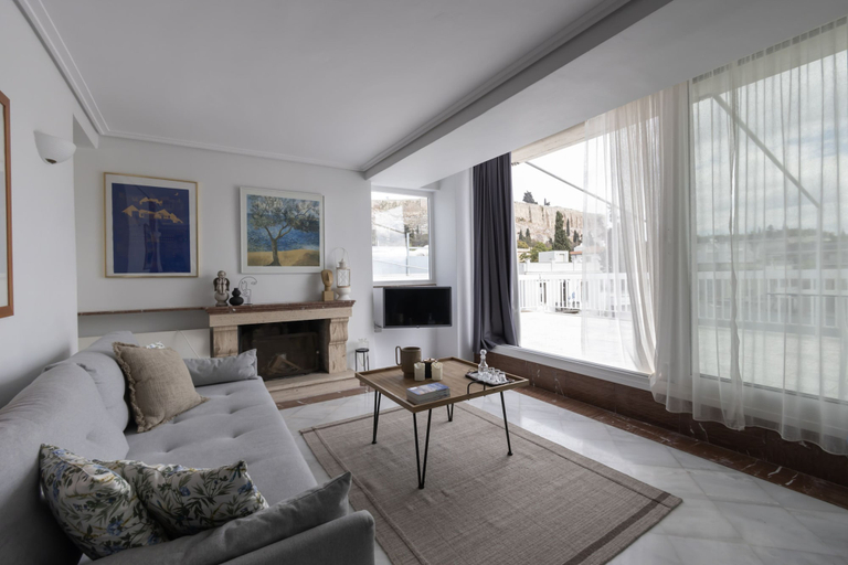 Room 4, Massive 2-combo apt Unbeatable Acropolis Views 9pax, Attica