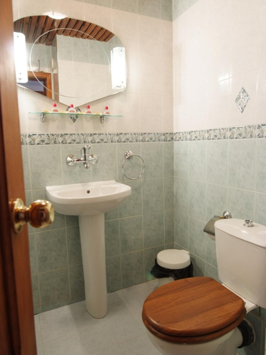 Bathroom, Despot Slav Hotel & Restaurant, Sandanski