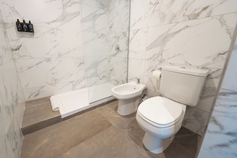 Bathroom 3, Mérit Parque Leloir by Amérian, Morón
