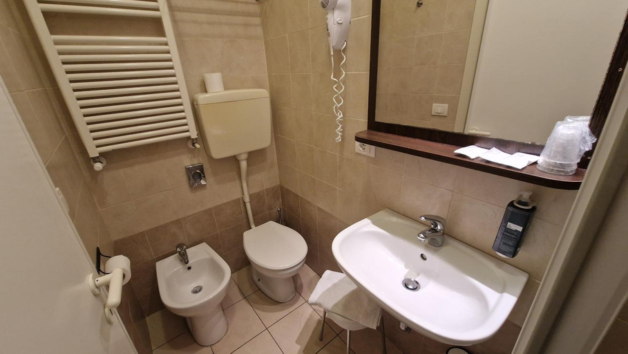 Bathroom 4, Hotel Alibi, Rimini