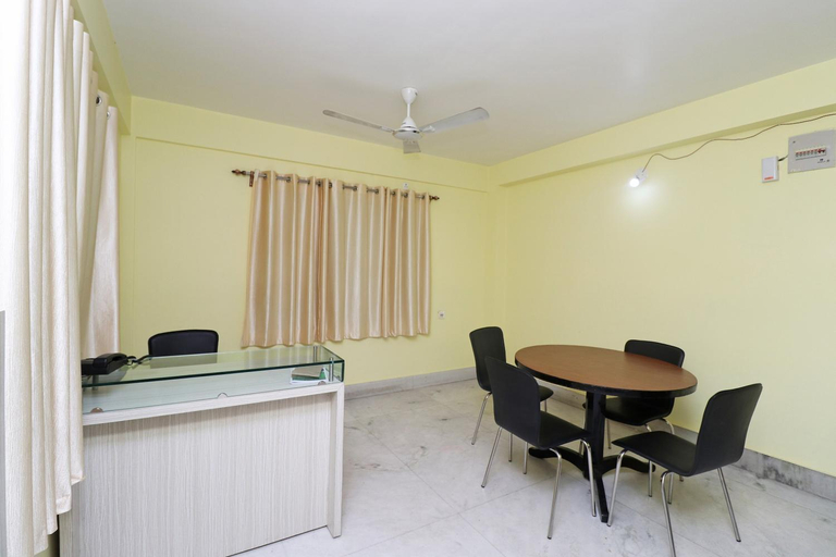 Public Area 2, Hotel O Yellow Rose, South 24 Parganas