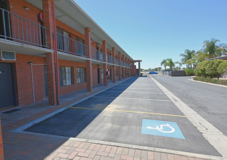 Exterior & Views 2, Peppermill Inn, Shepparton