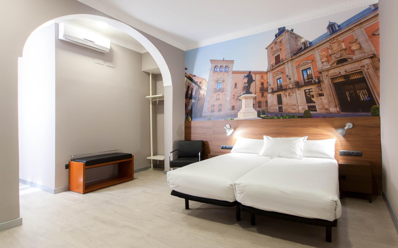 Bedroom 4, The Citadel by Pillow, Madrid