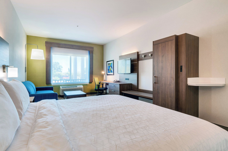 Bedroom 3, Holiday Inn Express & Suites BANNING by IHG, Riverside