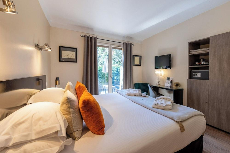 Bedroom 3, Hotel & Spa Le Madeloc - Collioure Centre, Pyrénées-Orientales