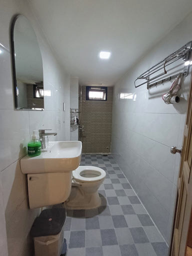 Bathroom 4, Seashine Apartment, Da Nang