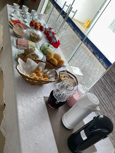 Food & Drinks
